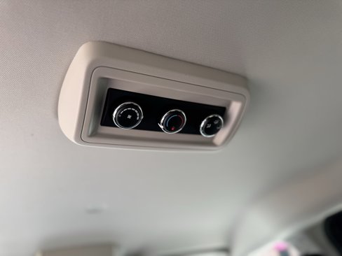 Used 2020 Dodge Grand Caravan SE w/ UConnect Hands-Free Group image 14