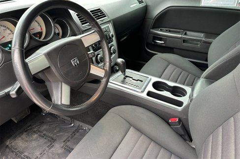 Used 2009 Dodge Challenger SE image 9
