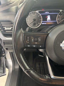Used 2022 Nissan Rogue S image 13