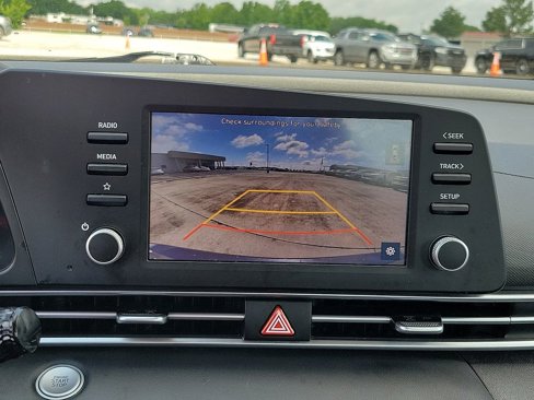 Used 2023 Hyundai Elantra SEL image 16