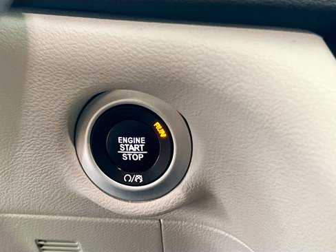 Used 2018 Chrysler Pacifica Touring-L w/ Advanced Safetytec Group image 24