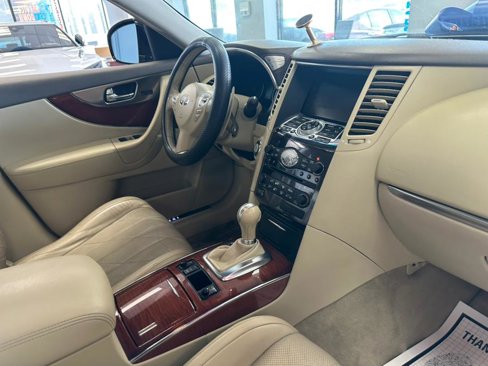 Used 2009 INFINITI FX35 AWD w/ Technology Pkg image 30