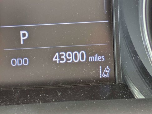 Used 2021 Toyota C-HR XLE image 27