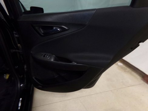 Used 2016 Chevrolet Malibu LT image 9