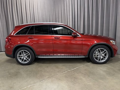 Used 2017 Mercedes-Benz GLC 300 4MATIC image 4