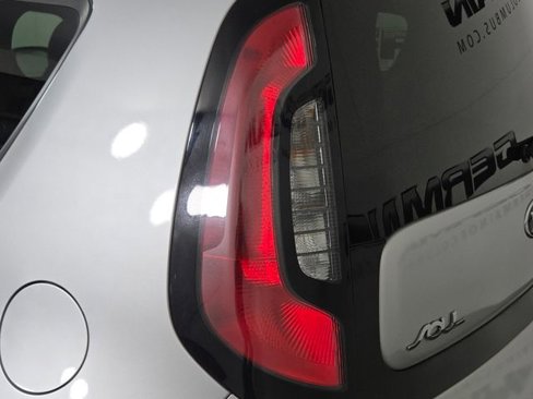 Used 2015 Kia Soul + image 14