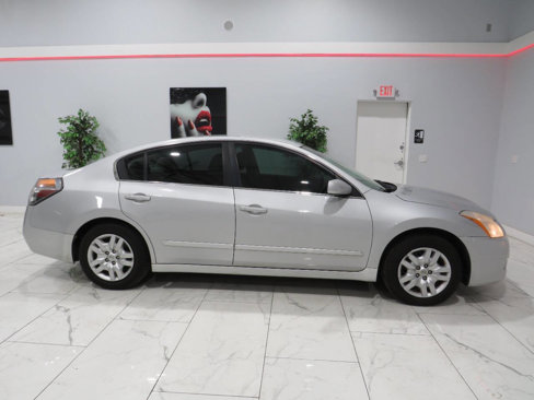 Used 2011 Nissan Altima 2.5 image 2