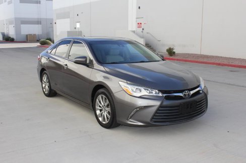 Used 2017 Toyota Camry XLE image 3