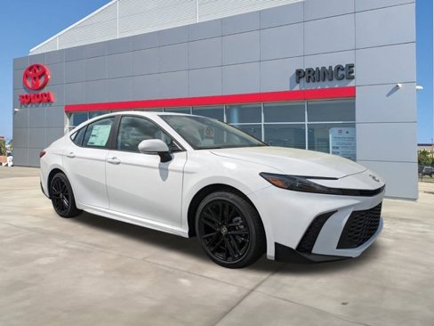 New 2025 Toyota Camry SE image 2
