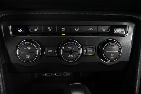 Used 2018 Volkswagen Tiguan SEL image 30
