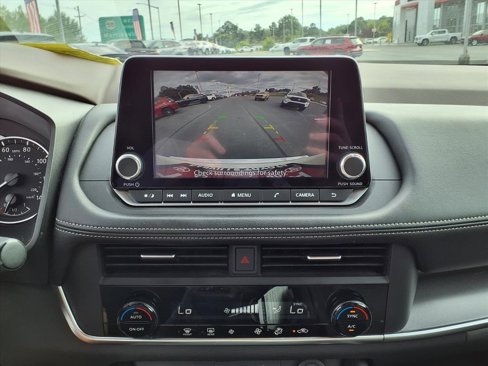 Used 2023 Nissan Rogue SV image 10