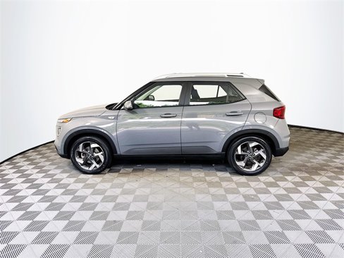 Used 2022 Hyundai Venue SEL image 5