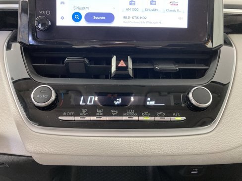 Used 2023 Toyota Corolla LE image 8