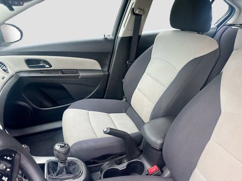 Used 2015 Chevrolet Cruze LS image 21
