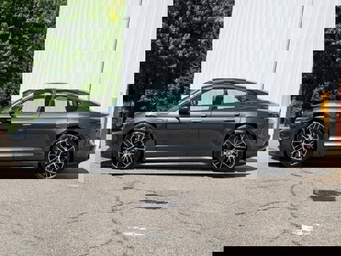 Certified 2022 Porsche Taycan image 2