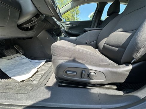 Used 2016 Chevrolet Malibu LT image 12
