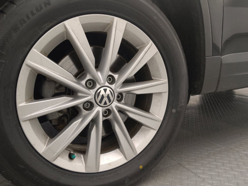 Used 2017 Volkswagen Tiguan Limited w/ Premium Package image 31