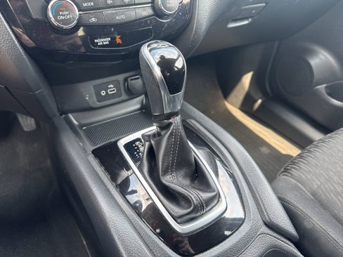 Used 2019 Nissan Rogue SV image 28