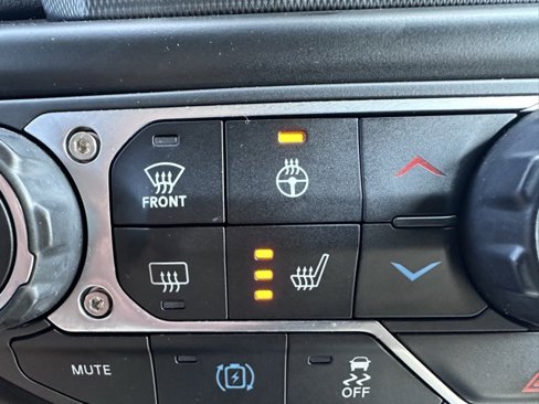 Used 2022 Jeep Wrangler Unlimited Sahara w/ Cold Weather Group image 28