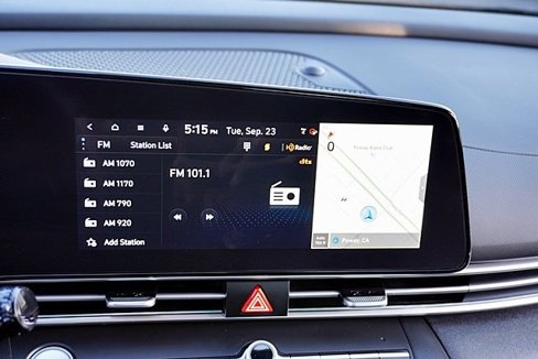 Certified 2024 Hyundai Elantra SEL image 24