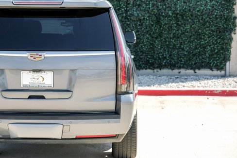 Used 2019 Cadillac Escalade ESV Luxury image 43