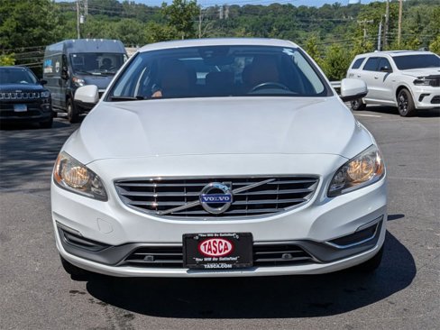 Used 2017 Volvo S60 T5 Inscription image 9