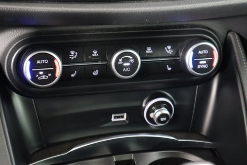 Used 2022 Alfa Romeo Stelvio Ti image 33