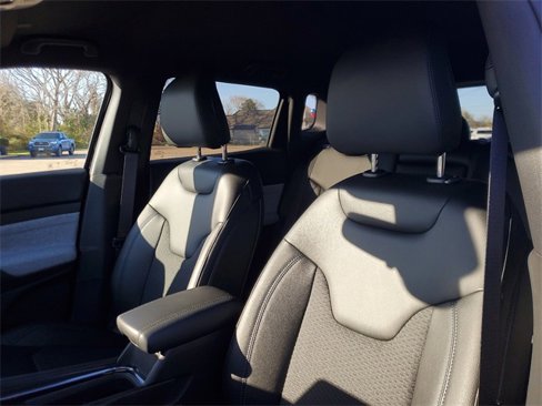 New 2025 Jeep Compass Latitude image 14