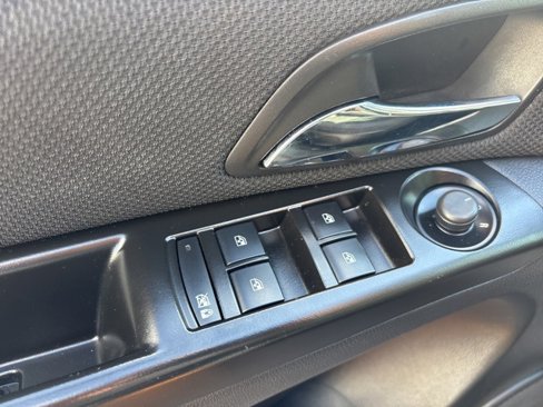 Used 2014 Chevrolet Cruze LT image 12