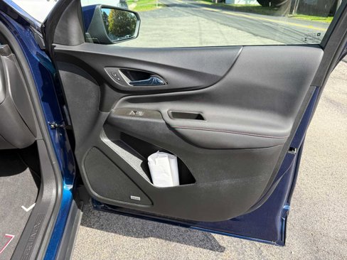 Used 2023 Chevrolet Equinox RS w/ RS Leather Package image 38