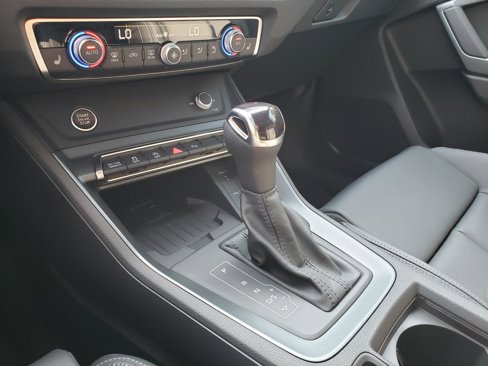 New 2025 Audi Q3 2.0T Premium image 11