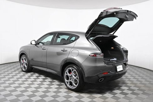New 2024 Alfa Romeo Tonale Veloce image 23