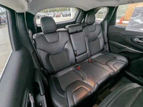 Used 2019 Jeep Cherokee Latitude Plus w/ Cold Weather Group image 26