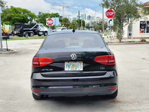 Used 2015 Volkswagen Jetta Sport image 6