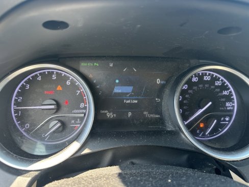 Used 2018 Toyota Camry L image 3