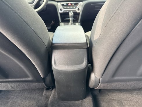 Used 2018 Hyundai Elantra SE image 19