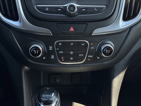 Used 2018 Chevrolet Equinox LT image 8