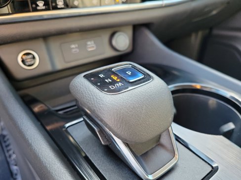 Certified 2022 Nissan Rogue SV image 34