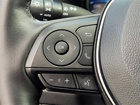 Used 2022 Toyota RAV4 XLE Premium image 28