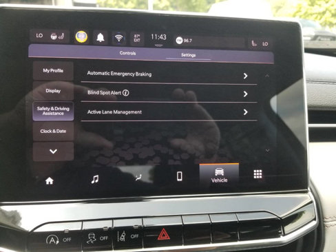 Certified 2022 Jeep Compass Limited image 23