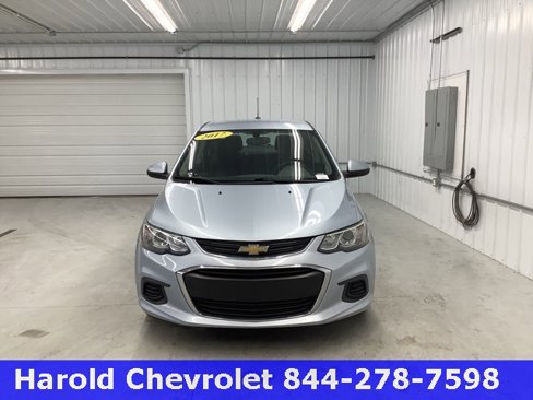 Used 2017 Chevrolet Sonic LT image 2