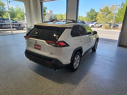 Used 2020 Toyota RAV4 XLE w/ Convenience Package image 5