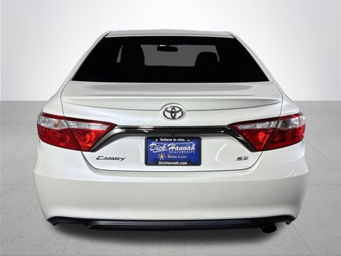Used 2017 Toyota Camry SE image 7