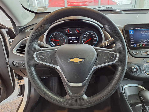Used 2022 Chevrolet Malibu LT image 21