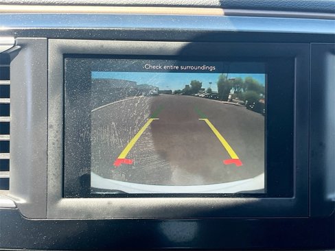 Used 2018 Chrysler Pacifica Touring-L image 13