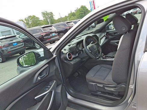 Certified 2024 Chevrolet Trax RS w/ Driver Confidence Package image 13
