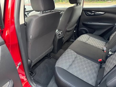 Certified 2020 Nissan Rogue Sport SV image 29
