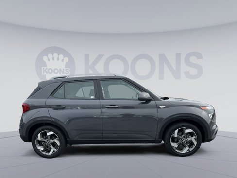 Used 2023 Hyundai Venue SEL image 8