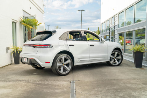 Used 2022 Porsche Macan image 8