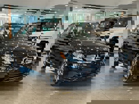 Used 2016 Mercedes-Benz C 300 Sedan image 3